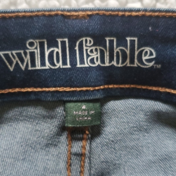 💥SOLD💥 Skinny distressed jeans sz. 4 - Picture 4 of 6